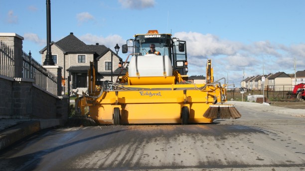 Eddynet Hydrualic Pick Up Sweeper for Loaders